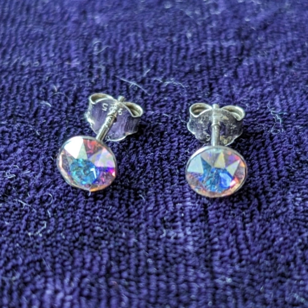 925 Sterling Silver Minimalist Stud Earrings With Sparkly Aurora Borealis